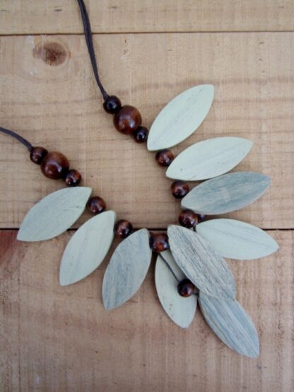 Delta Leaf Wood Necklace