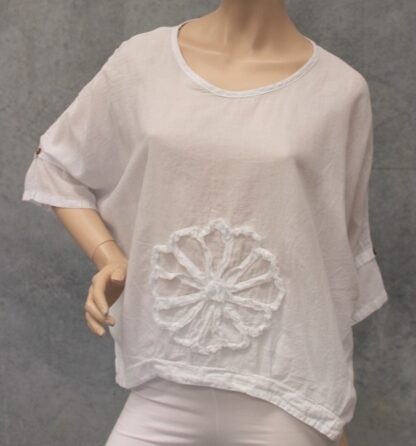 short poncho w/flower